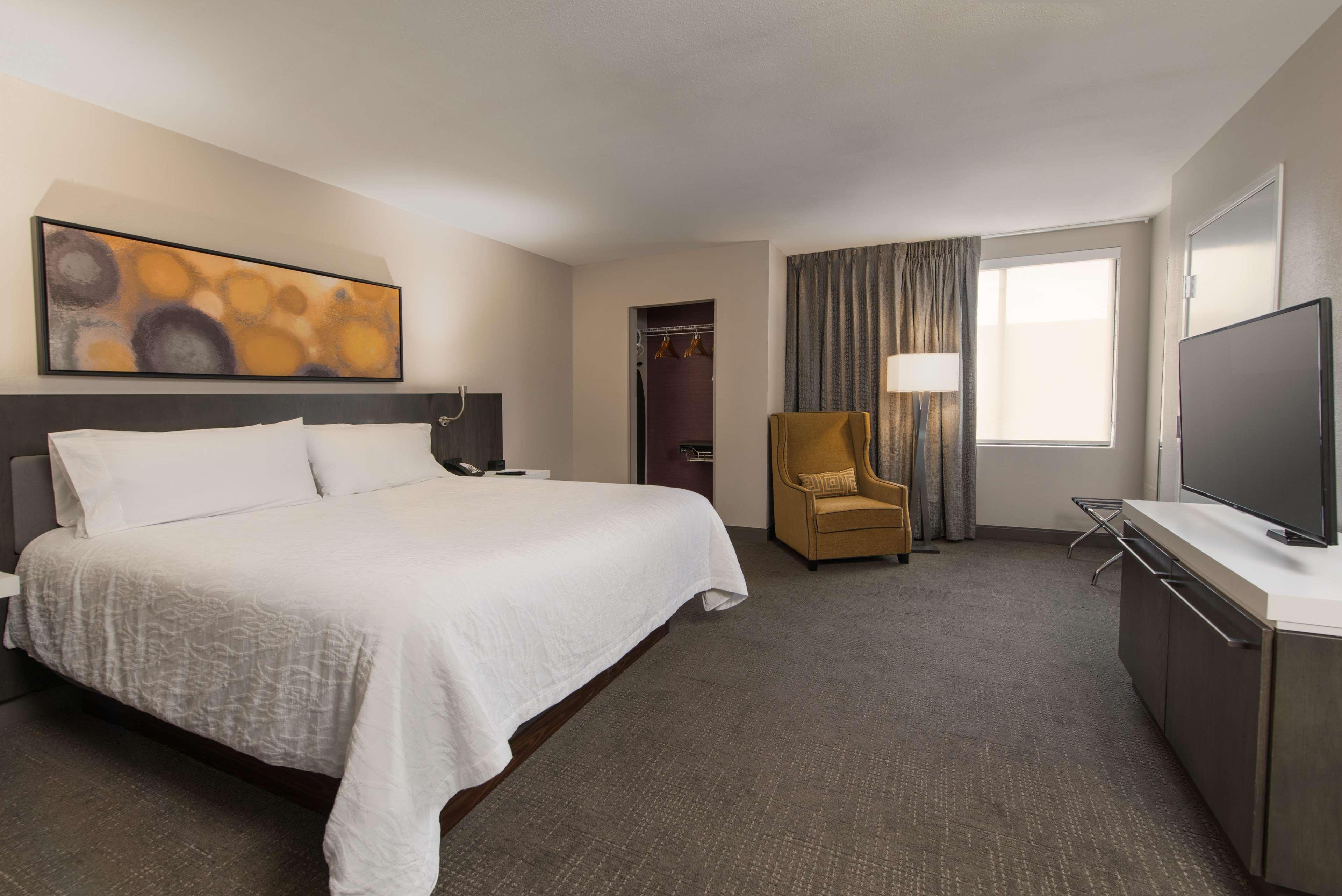 Hilton Garden Inn Las Colinas Irving Bagian luar foto