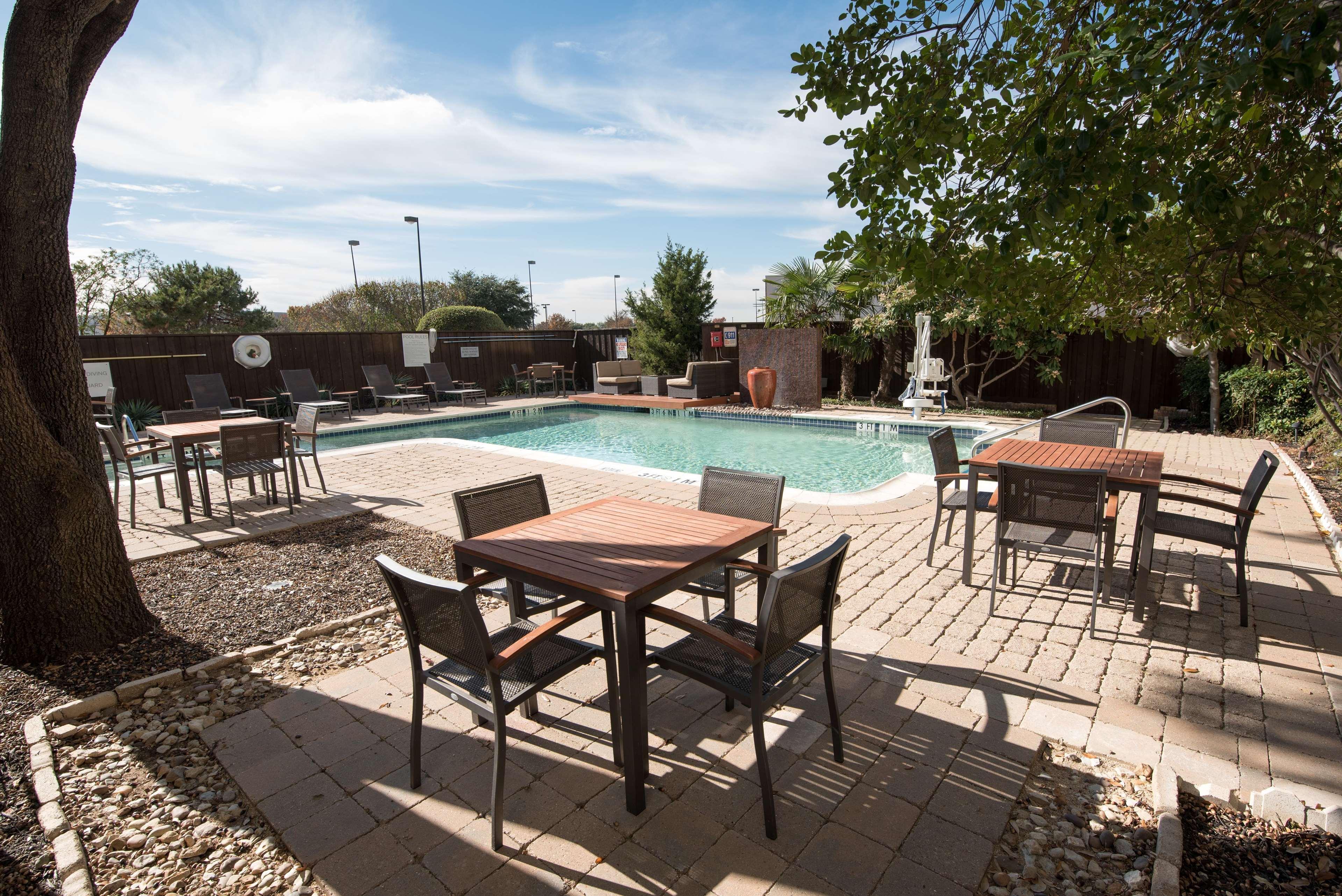 Hilton Garden Inn Las Colinas Irving Bagian luar foto