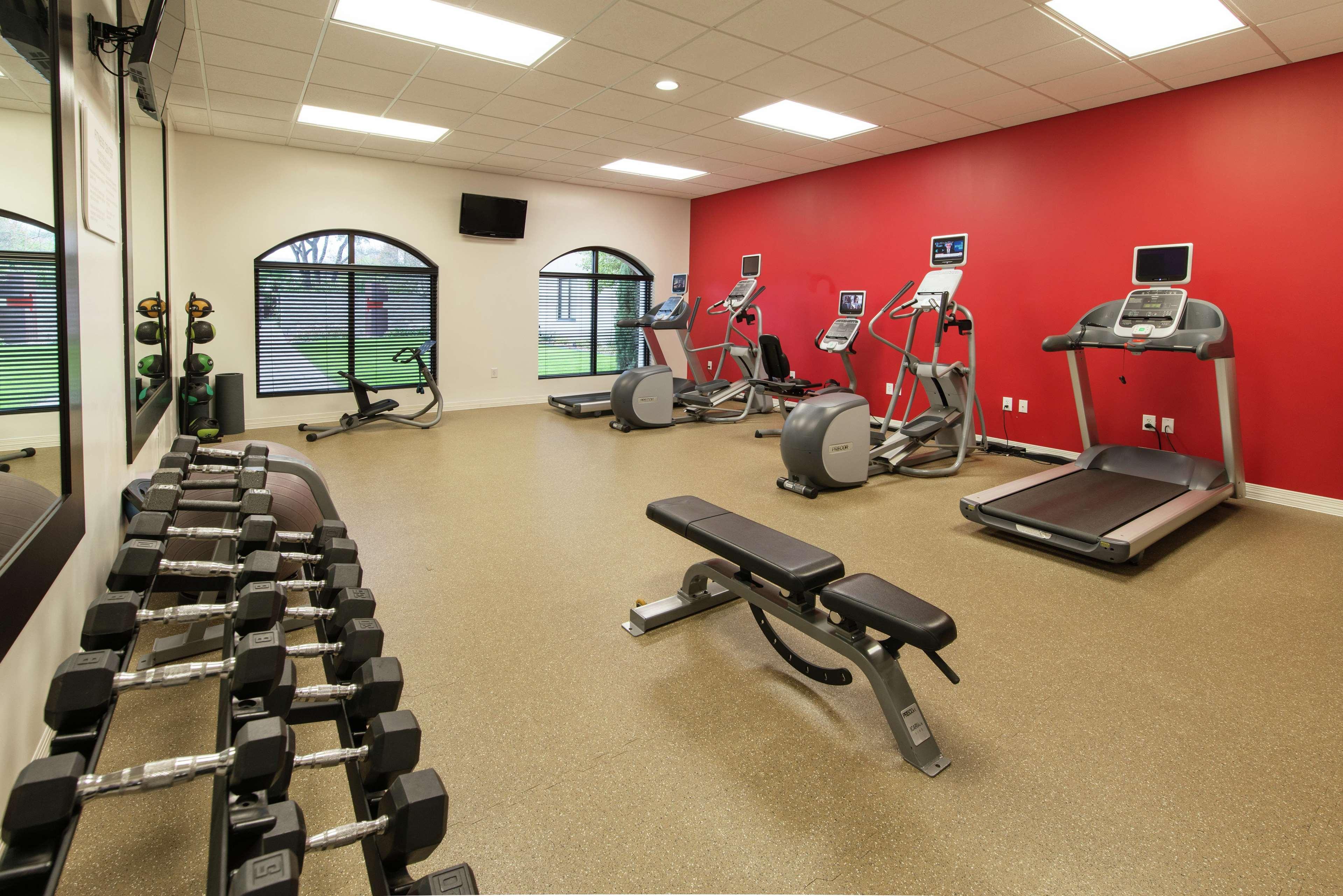 Hilton Garden Inn Las Colinas Irving Bagian luar foto