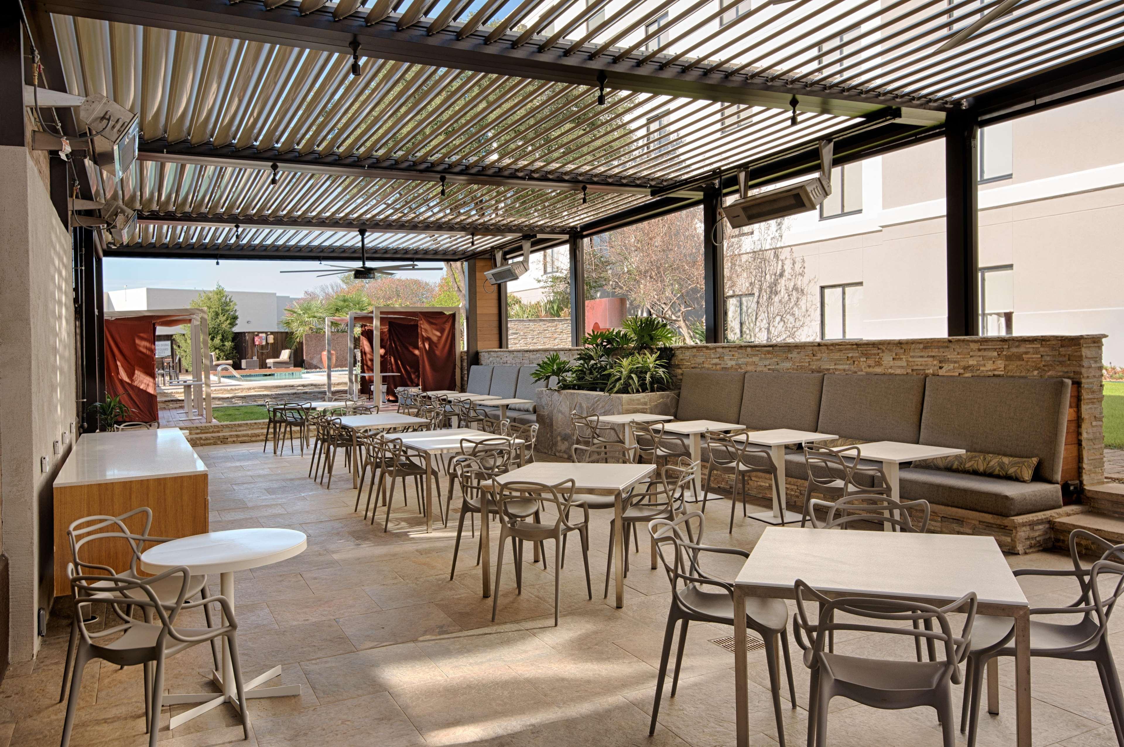 Hilton Garden Inn Las Colinas Irving Bagian luar foto