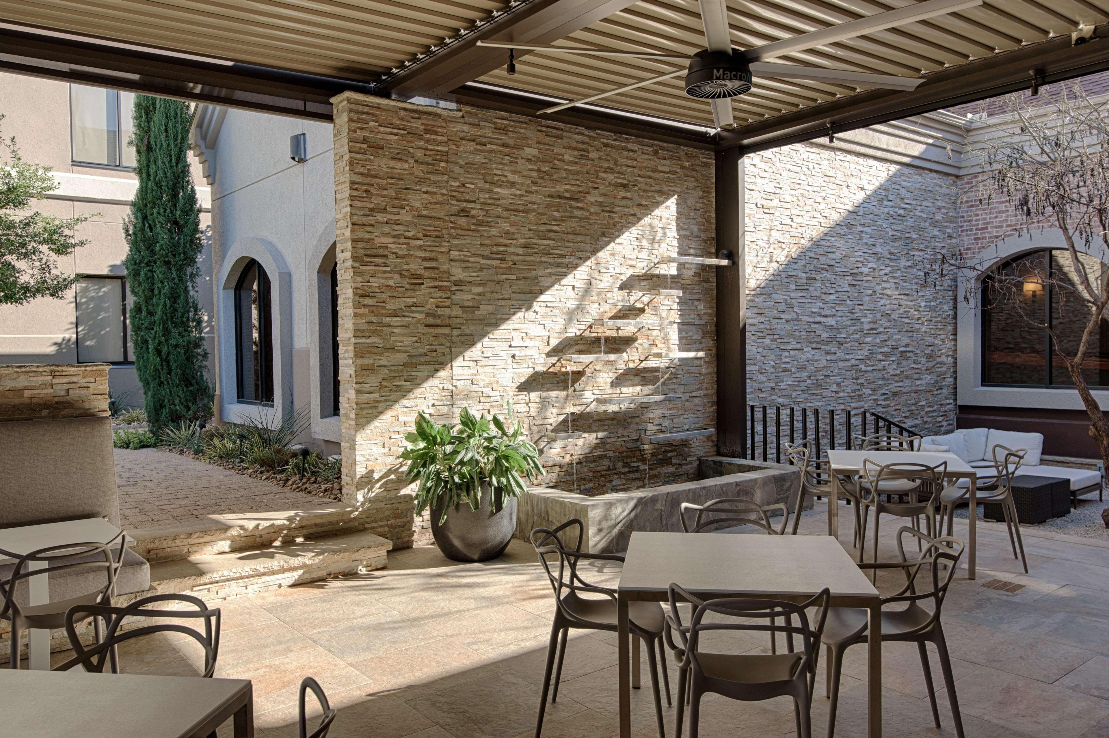 Hilton Garden Inn Las Colinas Irving Bagian luar foto