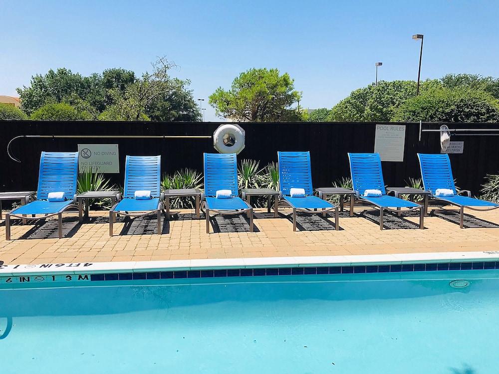 Hilton Garden Inn Las Colinas Irving Bagian luar foto