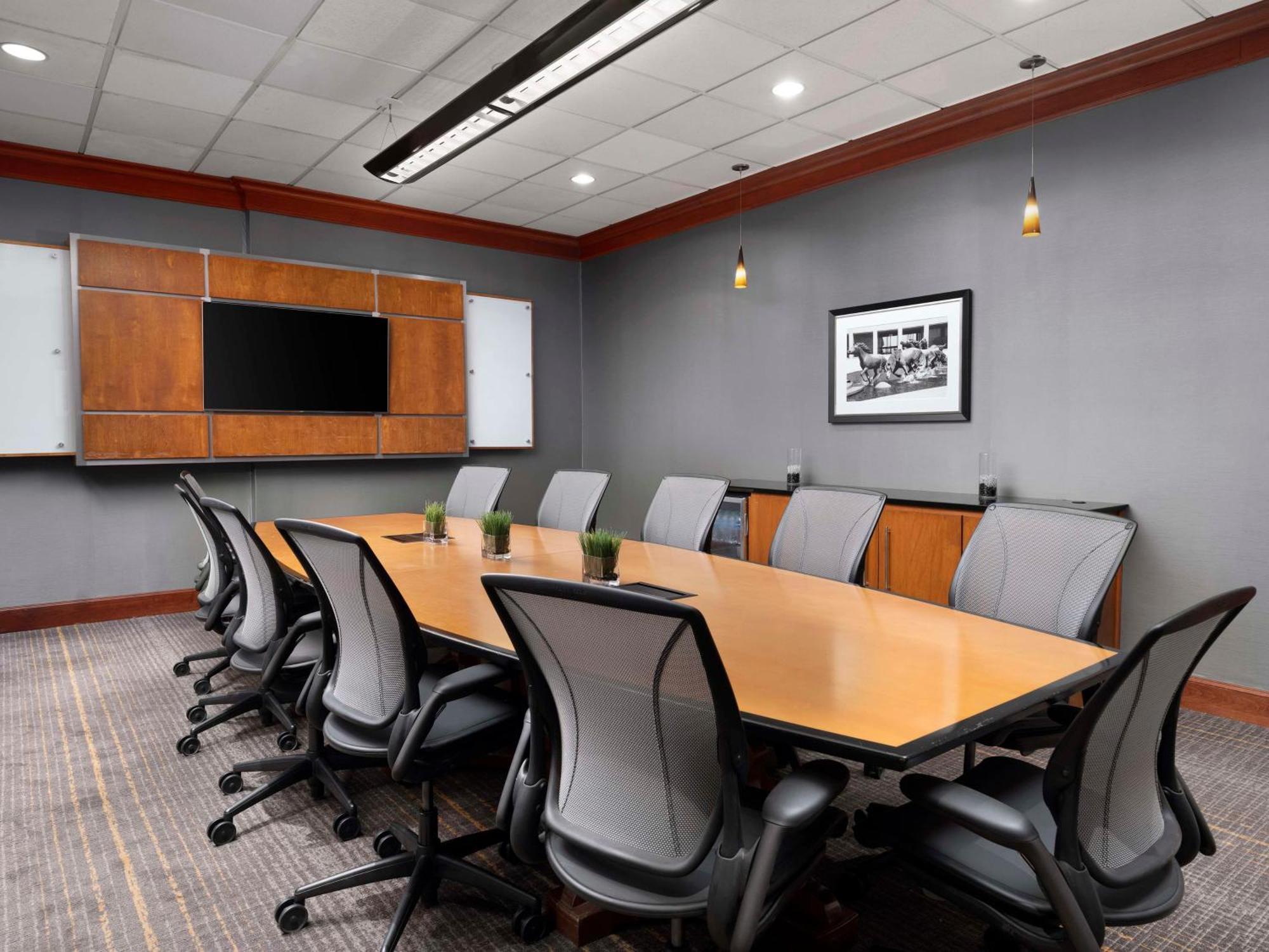 Hilton Garden Inn Las Colinas Irving Bagian luar foto