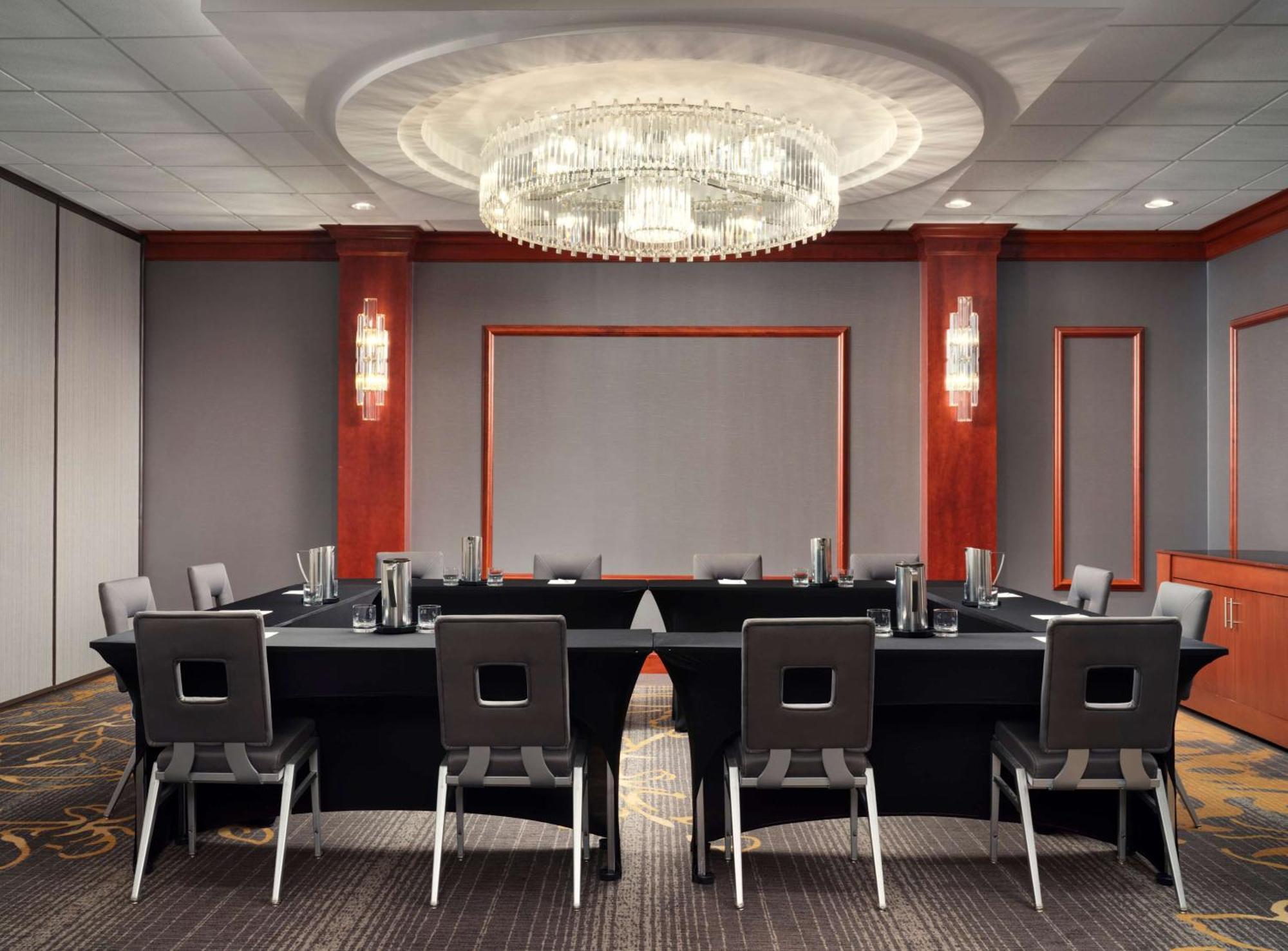 Hilton Garden Inn Las Colinas Irving Bagian luar foto
