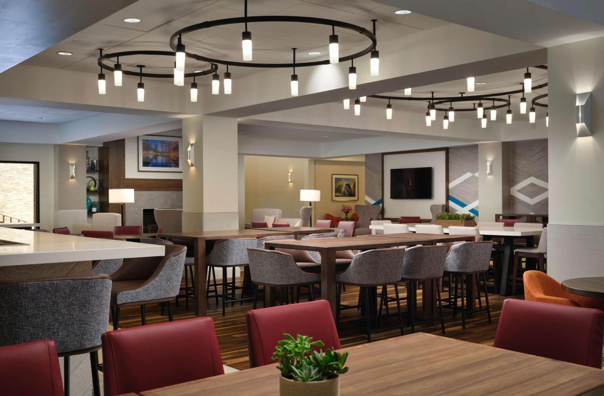 Hilton Garden Inn Las Colinas Irving Bagian luar foto
