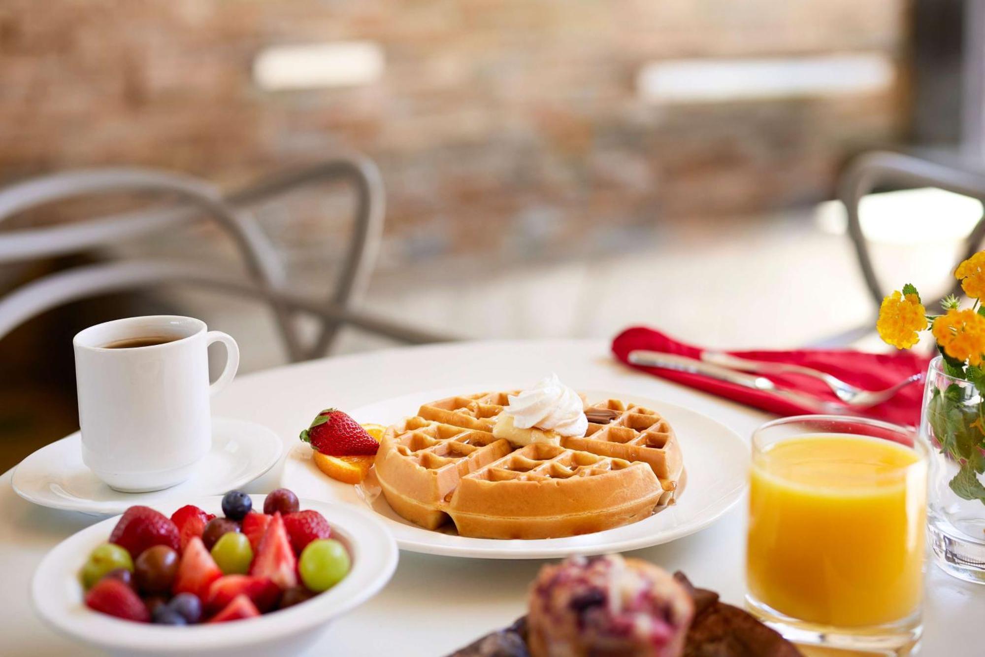 Hilton Garden Inn Las Colinas Irving Bagian luar foto