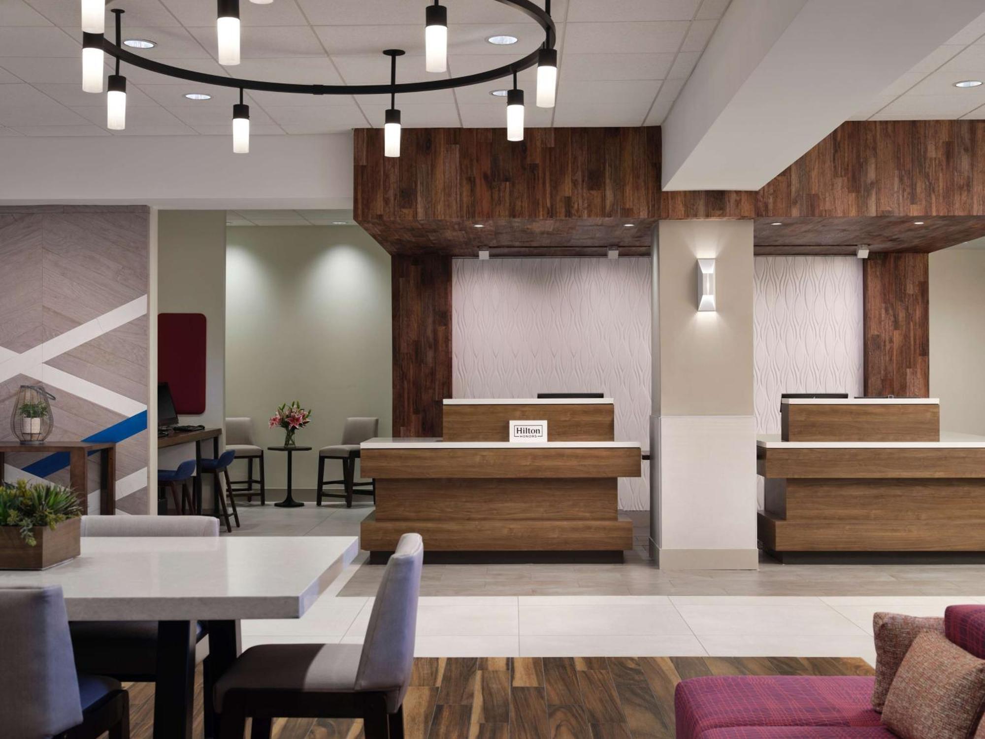 Hilton Garden Inn Las Colinas Irving Bagian luar foto